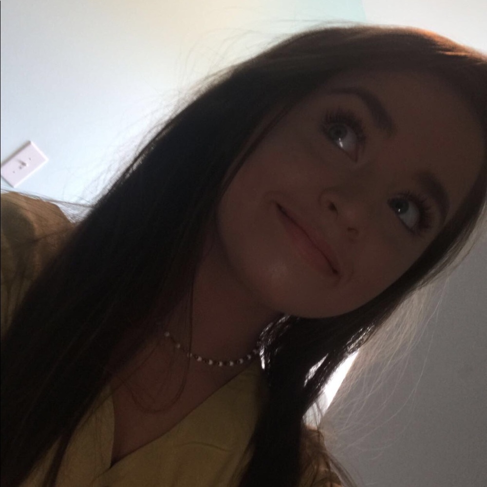 Meet your Posher, Claire